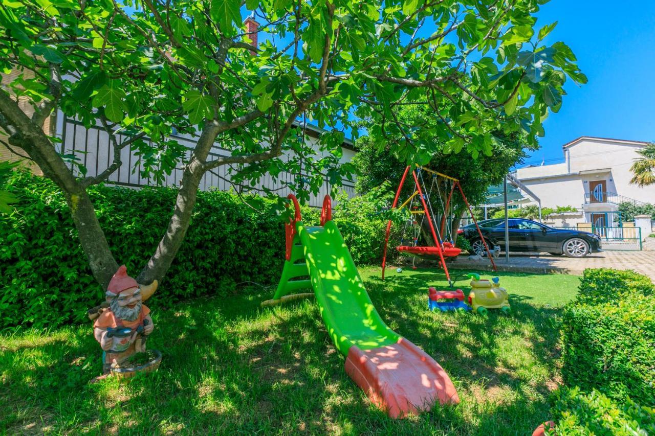 Apartments Kira Цриквеница Экстерьер фото